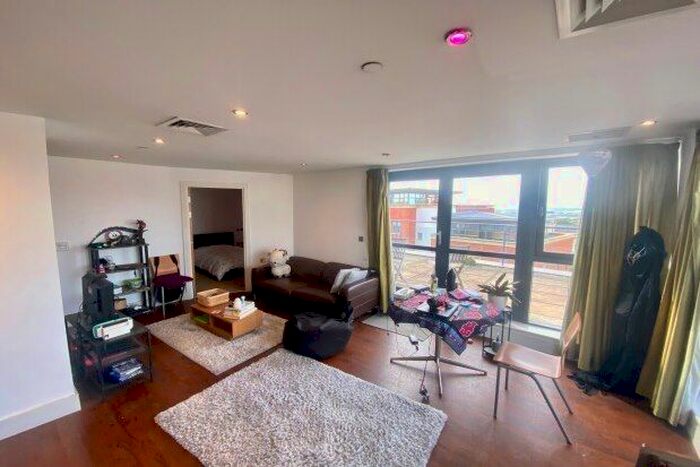 2 Bedroom Flat To Rent In The Ropewalk, Nottingham, NG1