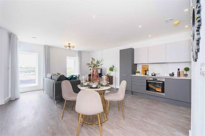 1 Bedroom Flat To Rent In Dominion Road, Southall, Middlesex, UB2