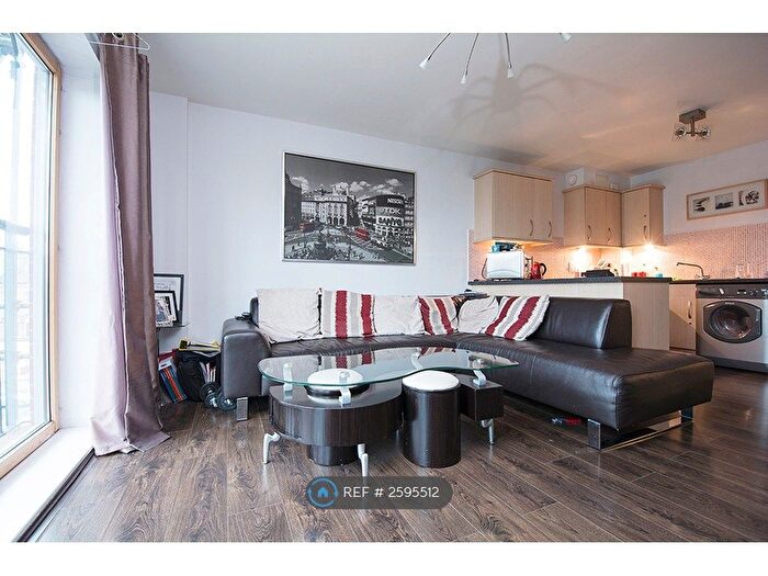 2 Bedroom Flat To Rent In Lido House, London, W13