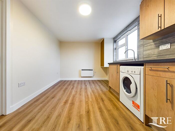 1 Bedroom Flat To Rent In Brampton Road, London, NW9