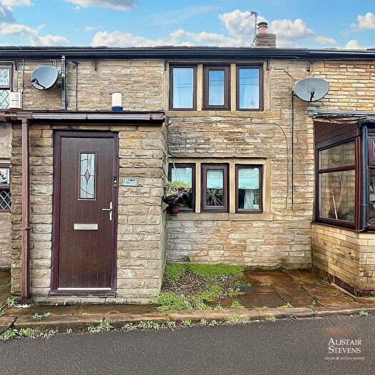 2 Bedroom Cottage For Sale In Grains Bar, Oldham, OL4