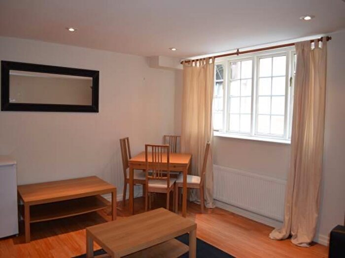 2 Bedroom Apartment To Rent In Forth Place, City Centre, Newcastle Upon Tyne, NE1