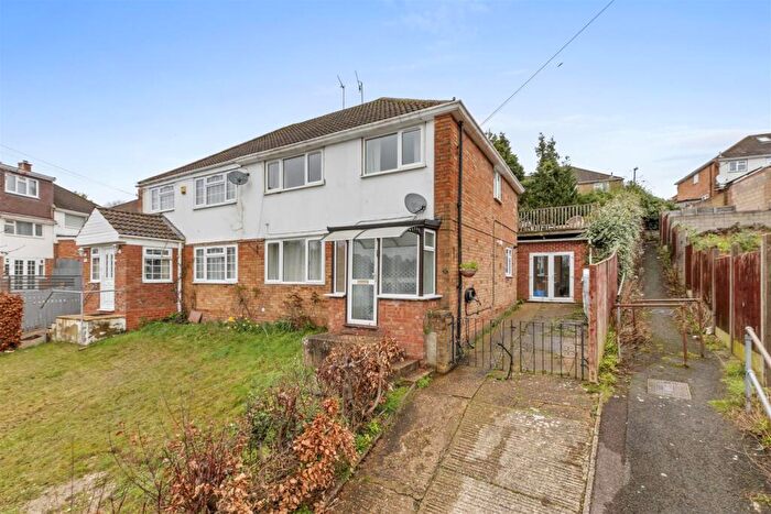 3 Bedroom Semi Detached House For Sale In Perth Road, High Wycombe, HP13