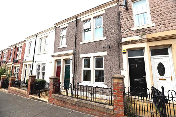2 Bedroom Flat For Sale In Windsor Avenue, Gateshead, NE8