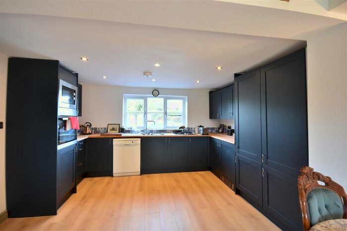 5 Bedroom Detached House For Sale In Beckingham Road, Stapleford, Lincoln, LN6