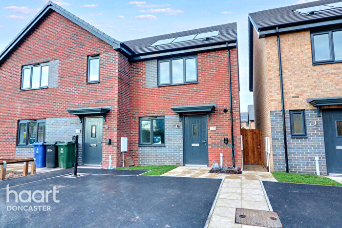 2 Bedroom Semi-Detached House For Sale In Tundra Close, Lakeside, Doncaster, DN4