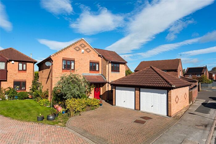 4 Bedroom Detached House For Sale In Middlecroft Drive, Strensall, York, North Yorkshire, YO32