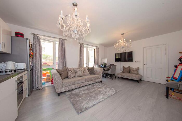 2 Bedroom Flat To Rent In Grahame Park Way, London, NW9
