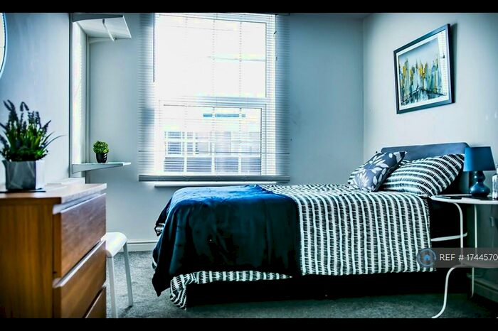 Studio To Rent In Wolstanton, Newcastle Under Lyme, ST5