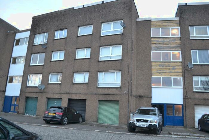 2 Bedroom Flat To Rent In Ashiestiel Place, Greenfaulds, Cumbernauld, G67