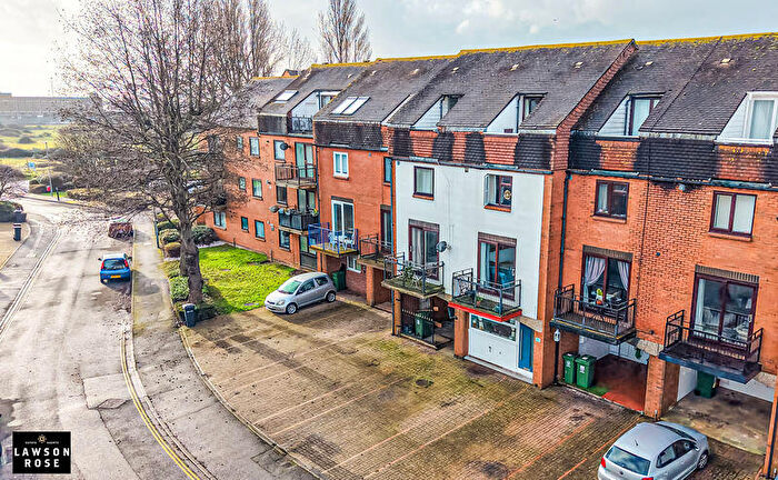 3 Bedroom Town House For Sale In Ferry Road, Southsea, PO4