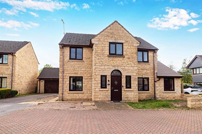 4 Bedroom Detached House For Sale In Honeysuckle Close, Micklefield, Leeds, LS25