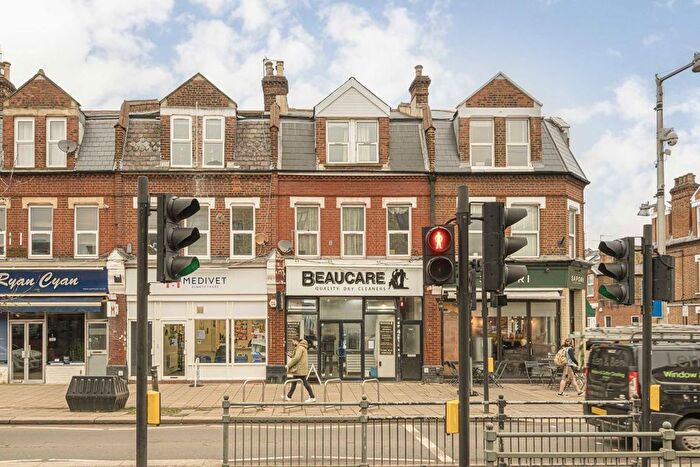 1 Bedroom Flat To Rent In Prado Path, Twickenham, TW1