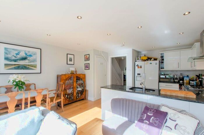 4 Bedroom House To Rent In St Pauls Mews, Camden, London, NW1