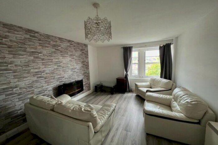 1 Bedroom Flat To Rent In Church Street, Paignton, TQ3