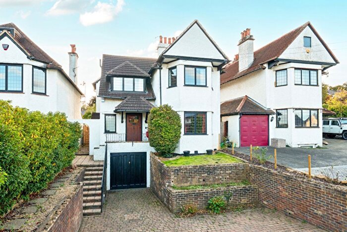 4 Bedroom Detached House For Sale In Binscombe Lane, Farncombe, Godalming, GU7