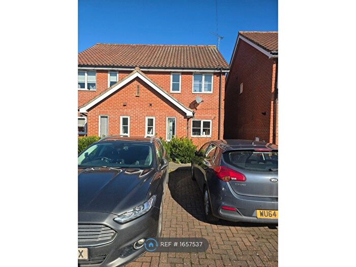 3 Bedroom Semi-Detached House To Rent In Brett Close, Ipswich, IP1