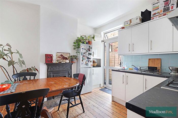 1 Bedroom Flat To Rent In Morieux Road, London, Greater London, E10