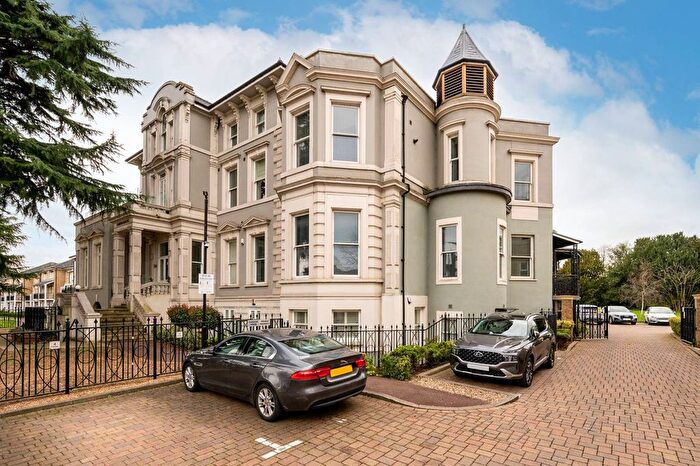2 Bedroom Flat For Sale In Blumenthal Close, Isleworth, TW7