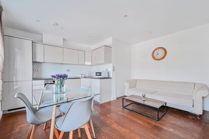 2 Bedroom Flat To Rent In Trafalgar Road, Greenwich, London, SE10