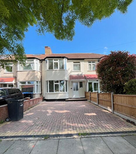 4 Bedroom Terraced House To Rent In Southbury Avenue, Enfield, Greater London, EN1