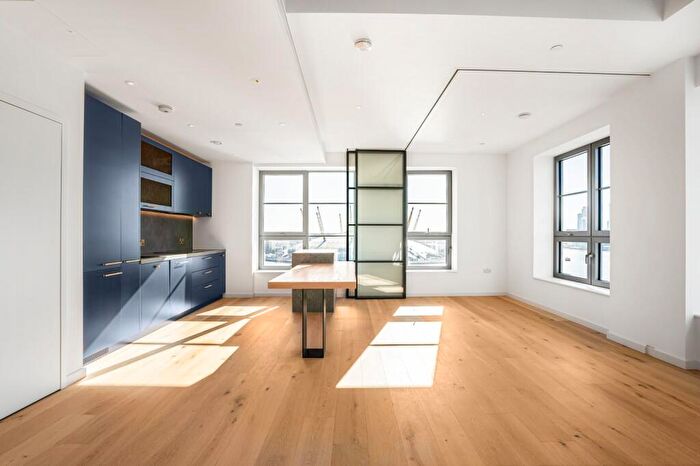 2 Bedroom Mews For Sale In Goodluck Hope, Orchard Place, E14