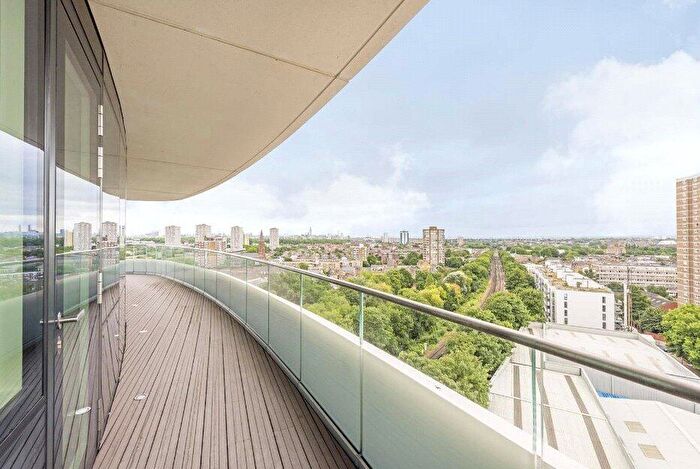 2 Bedroom Flat To Rent In Lombard Wharf, Lombard Road, SW11