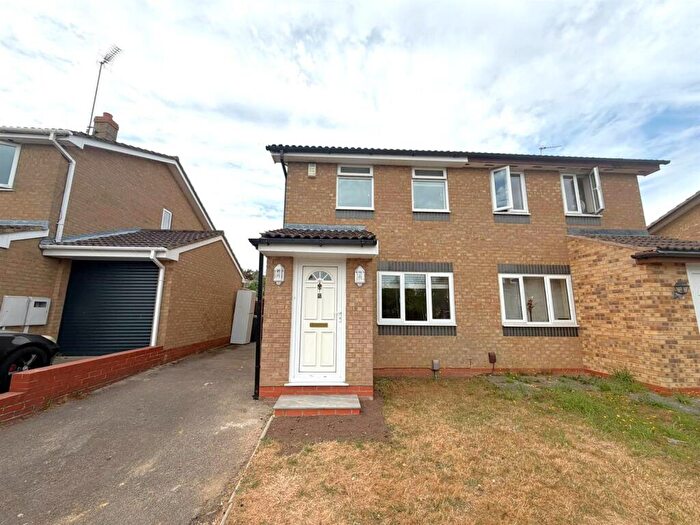 2 Bedroom House To Rent In Catchpole Close, Corby, NN18