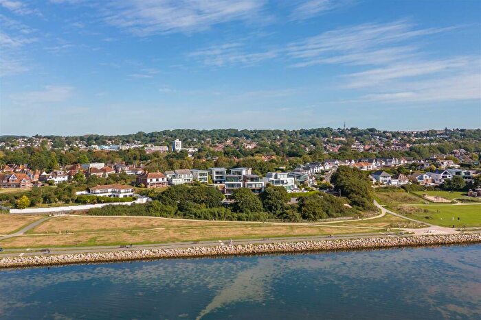 4 Bedroom Detached House For Sale In Whitecliff Road, Whitecliff, BH14