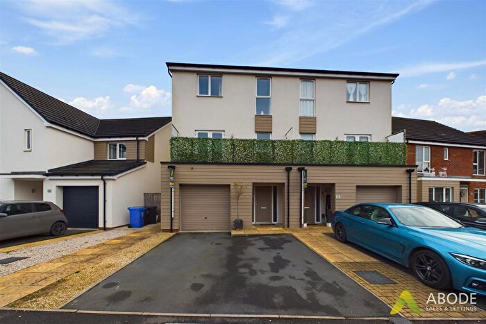 4 Bedroom Semi-Detached House For Sale In Olive Close, Branston, Burton-On-Trent, DE14