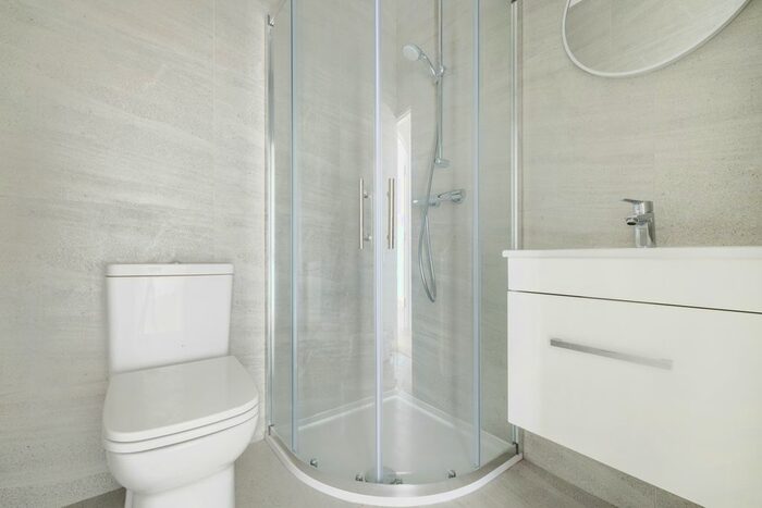 Studio To Rent In Portland Road, London, SE25