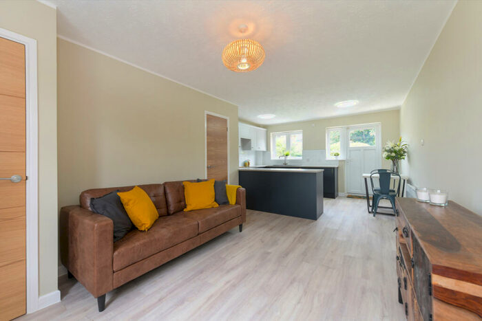 2 Bedroom End Of Terrace House To Rent In Heron Drive, Lenton, Nottingham, NG7