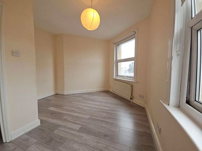 1 Bedroom Flat To Rent In Seven Sisters Road, London, N4