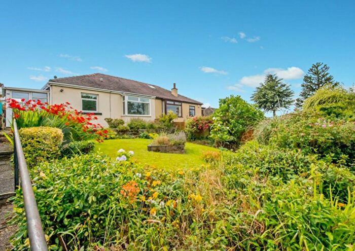 2 Bedroom Bungalow For Sale In Hunsworth Lane, Cleckheaton, West Yorkshire, BD19