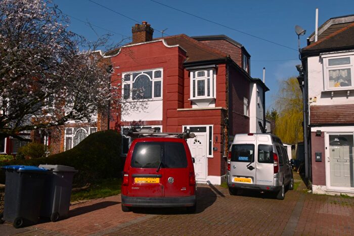 5 Bedroom Semi Detached House To Rent In Wembley, HA0