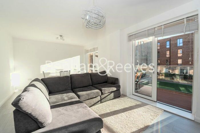 2 Bedroom Flat To Rent In Trobridge Parade, Tcolindale, NW9