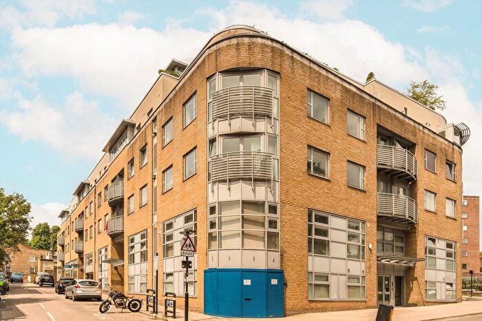 3 Bedroom Flat For Sale In Naoroji Street, London, WC1X