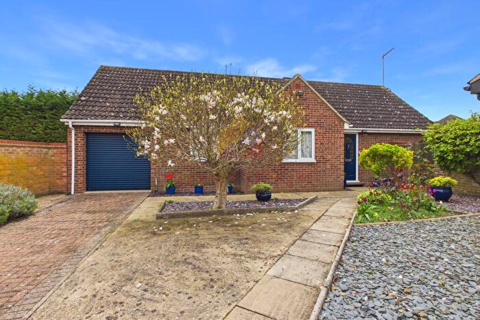 3 Bedroom Detached Bungalow For Sale In Craven Drive, Highwoods, Colchester, CO4