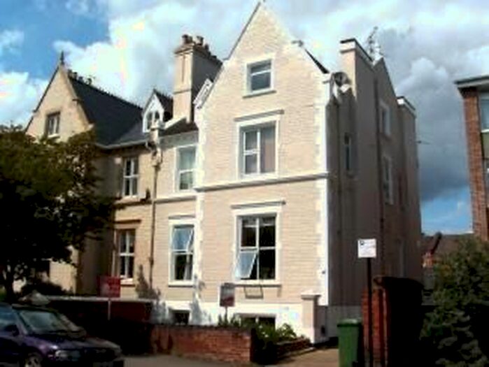 1 Bedroom Flat To Rent In Russell Terrace, Leamington Spa, CV31