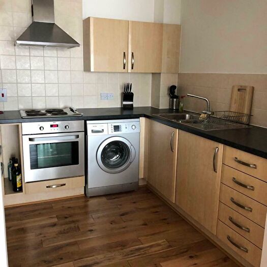 1 Bedroom Flat To Rent In Cann Hall Road, London, E11
