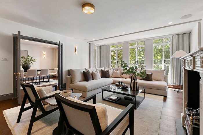 5 Bedroom Flat To Rent In Lowndes Lodge, - Cadogan Place, SW1X
