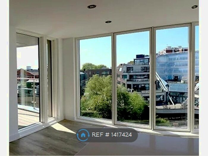 2 Bedroom Flat To Rent In Haggerston Road, London, E8