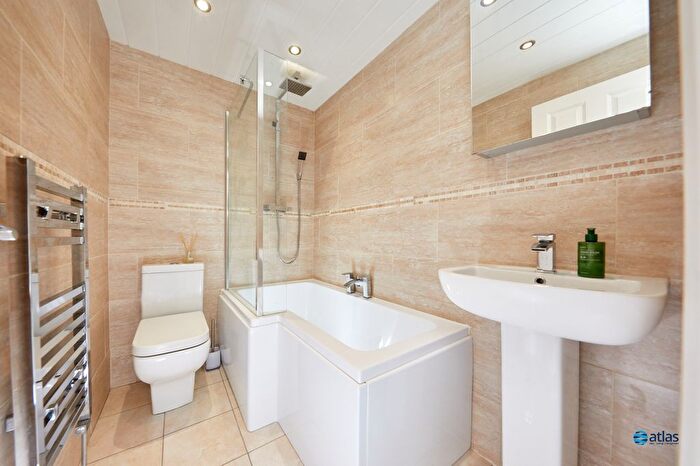 1 Bedroom Flat For Sale In Mannering Road, Aigburth, L17