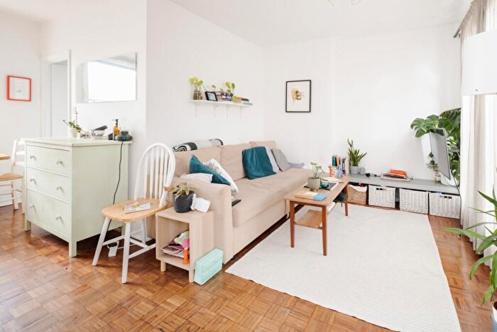 1 Bedroom Flat To Rent In Furlong Road London, N7