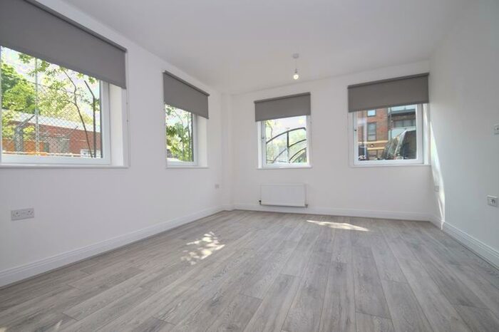 1 Bedroom Apartment To Rent In Clearview House, Pinner Road, Northwood, HA6