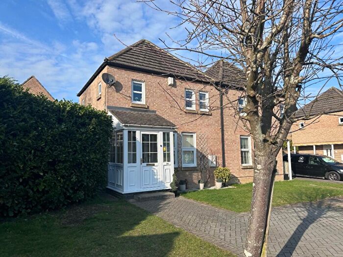 2 Bedroom Semi Detached House For Sale In Wards Stone Park, Bracknell, Berkshire, RG12