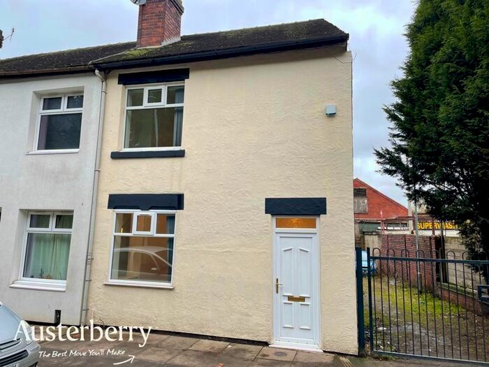 2 Bedroom Town House To Rent In Sutherland Road, Longton, Stoke-On-Trent, Staffordshire., ST3