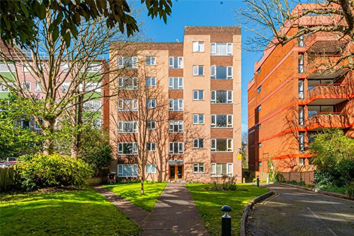 2 Bedroom Apartment For Sale In Hornsey Lane, Highgate, London, N6