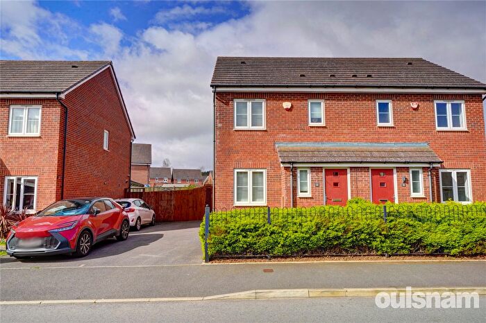 3 Bedroom Semi Detached House For Sale In East Works Drive, Cofton Hackett, Birmingham, Worcestershire, B45