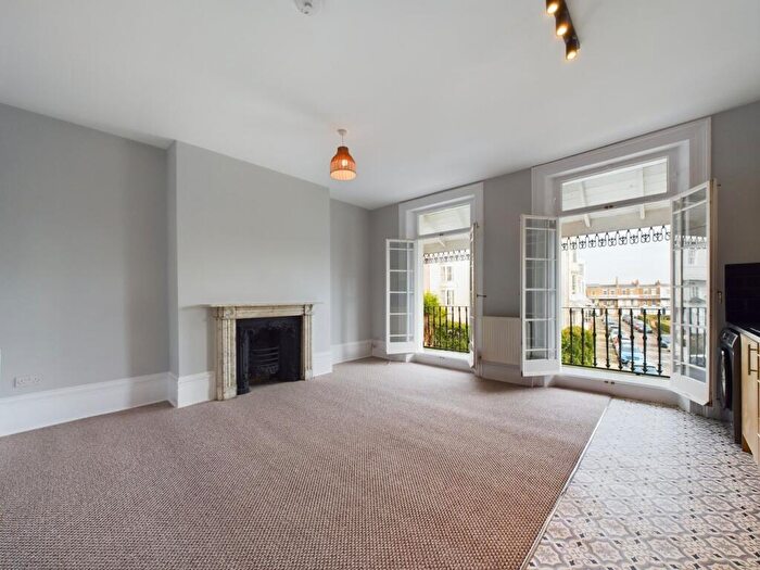 1 Bedroom Flat For Sale In Royal Road, Ramsgate, CT11